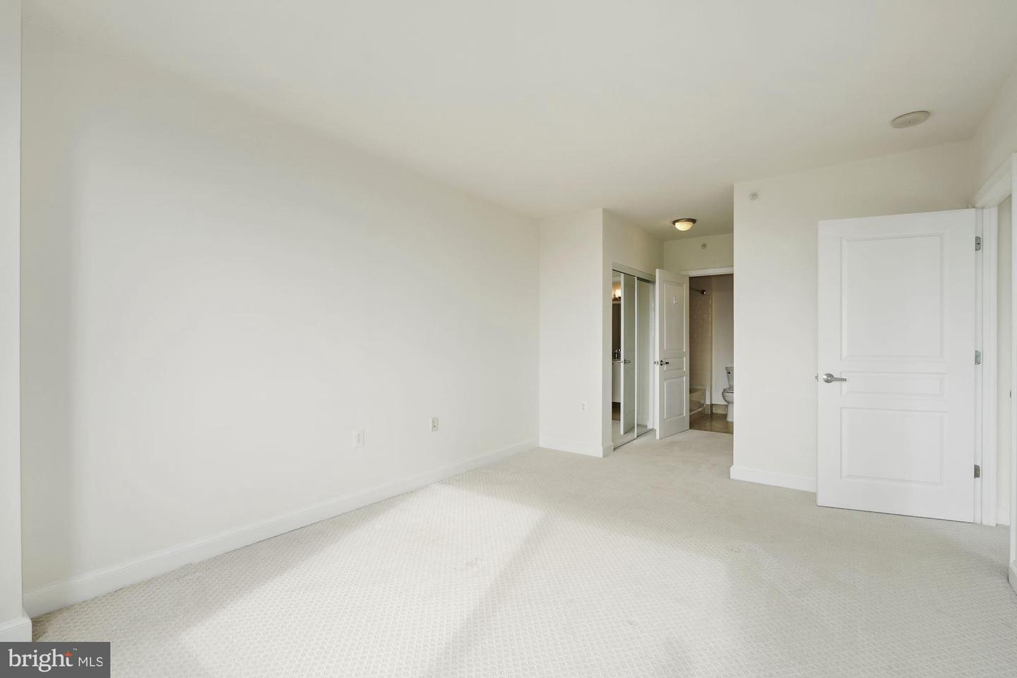 2451 Midtown AVENUE Unit: 707