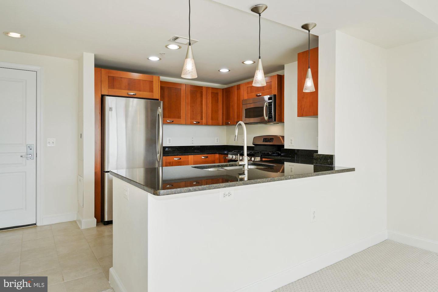 2451 Midtown AVENUE Unit: 707