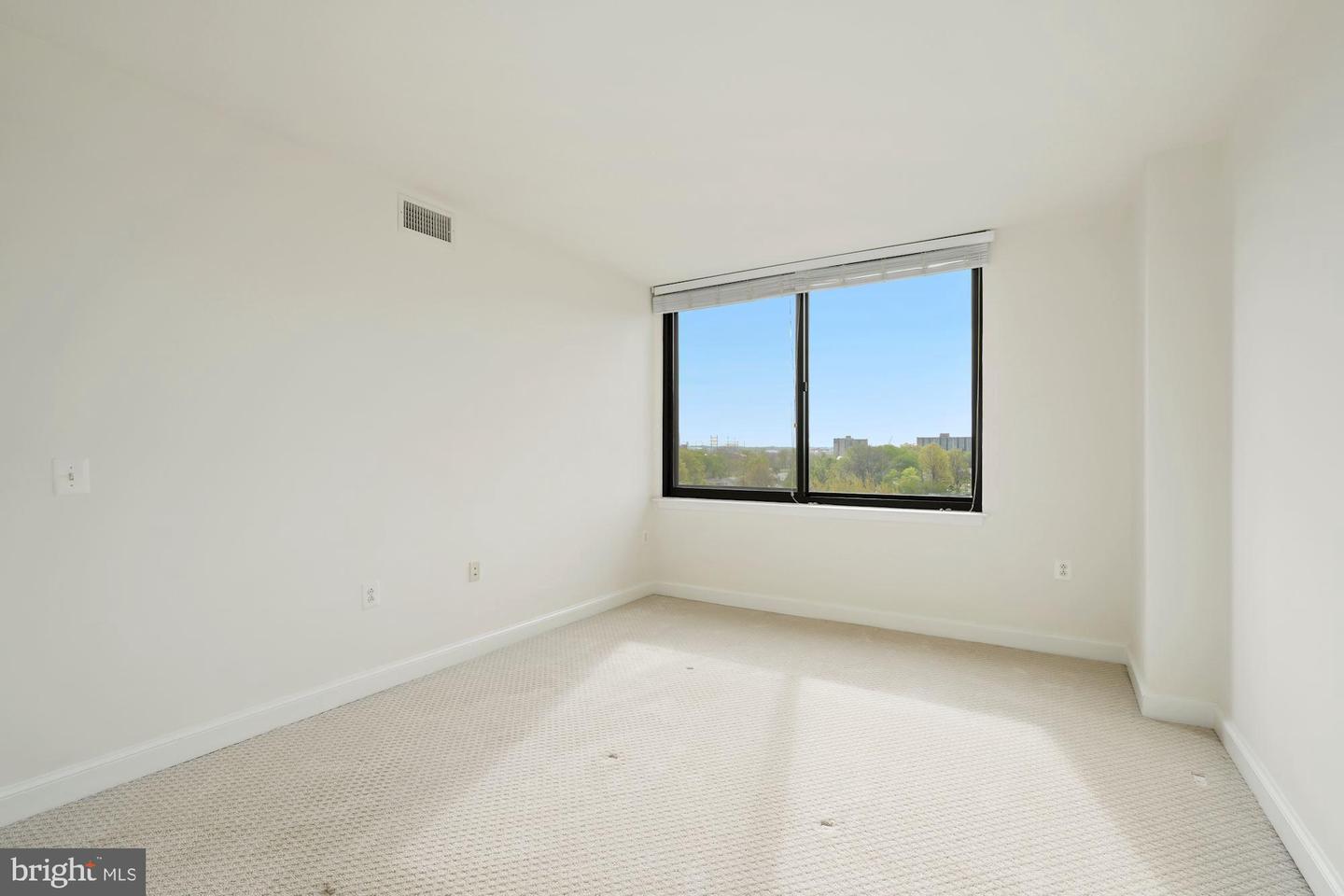 2451 Midtown AVENUE Unit: 707
