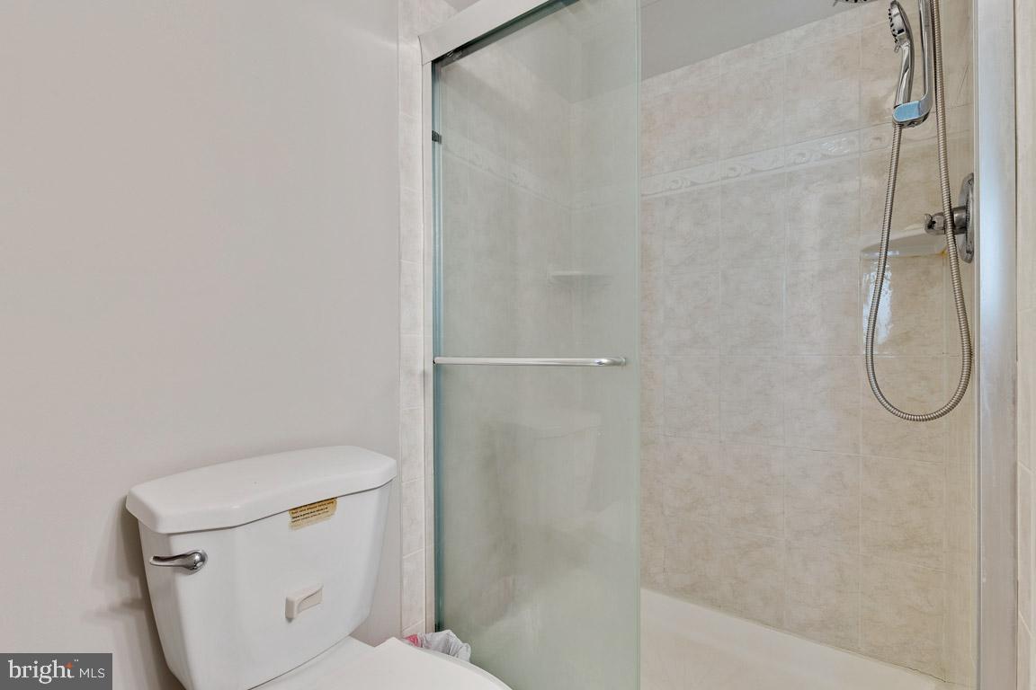 4429 Scarborough SQUARE