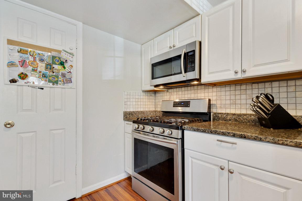 4429 Scarborough SQUARE