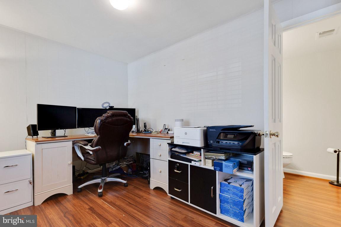 4429 Scarborough SQUARE