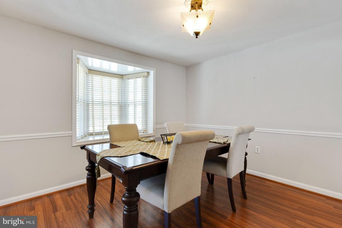 4429 Scarborough SQUARE