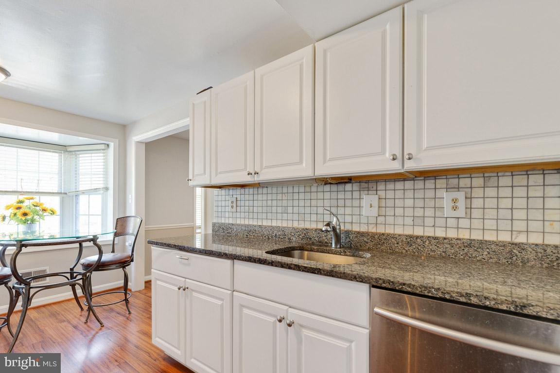 4429 Scarborough SQUARE