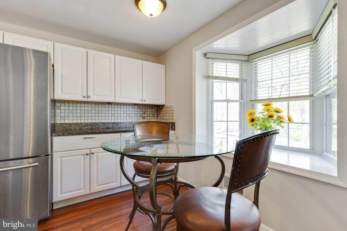 4429 Scarborough SQUARE