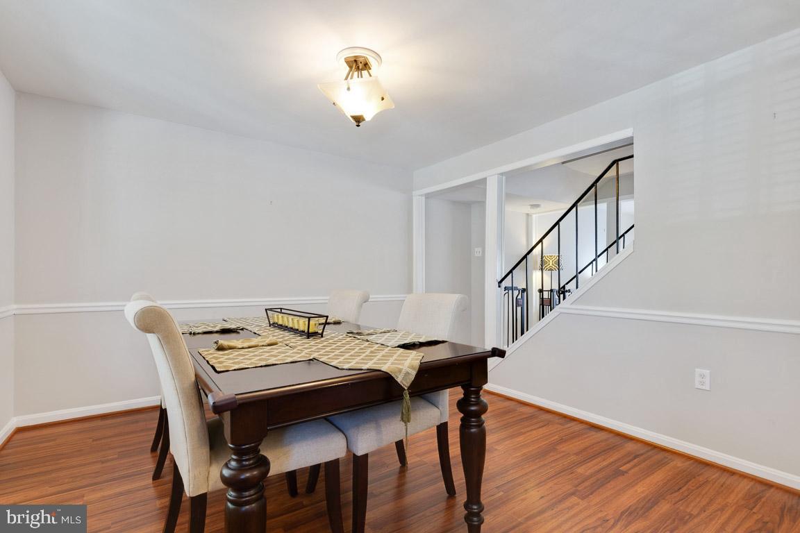 4429 Scarborough SQUARE