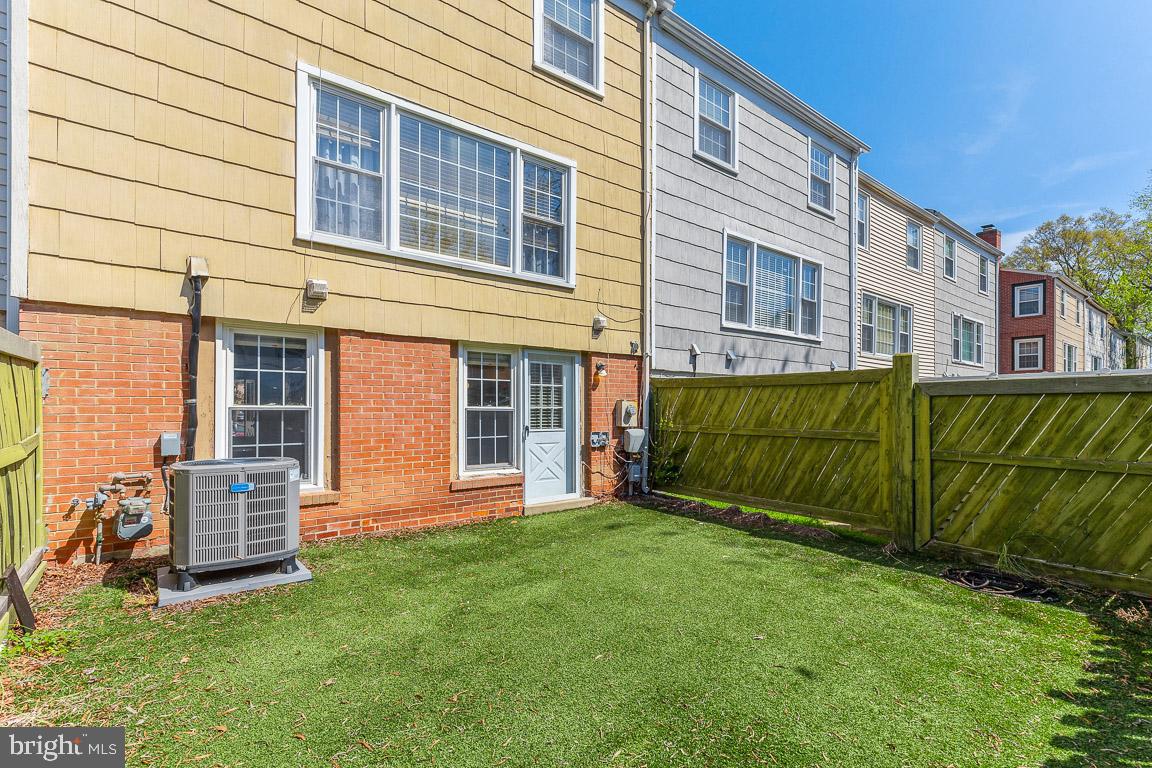 4429 Scarborough SQUARE