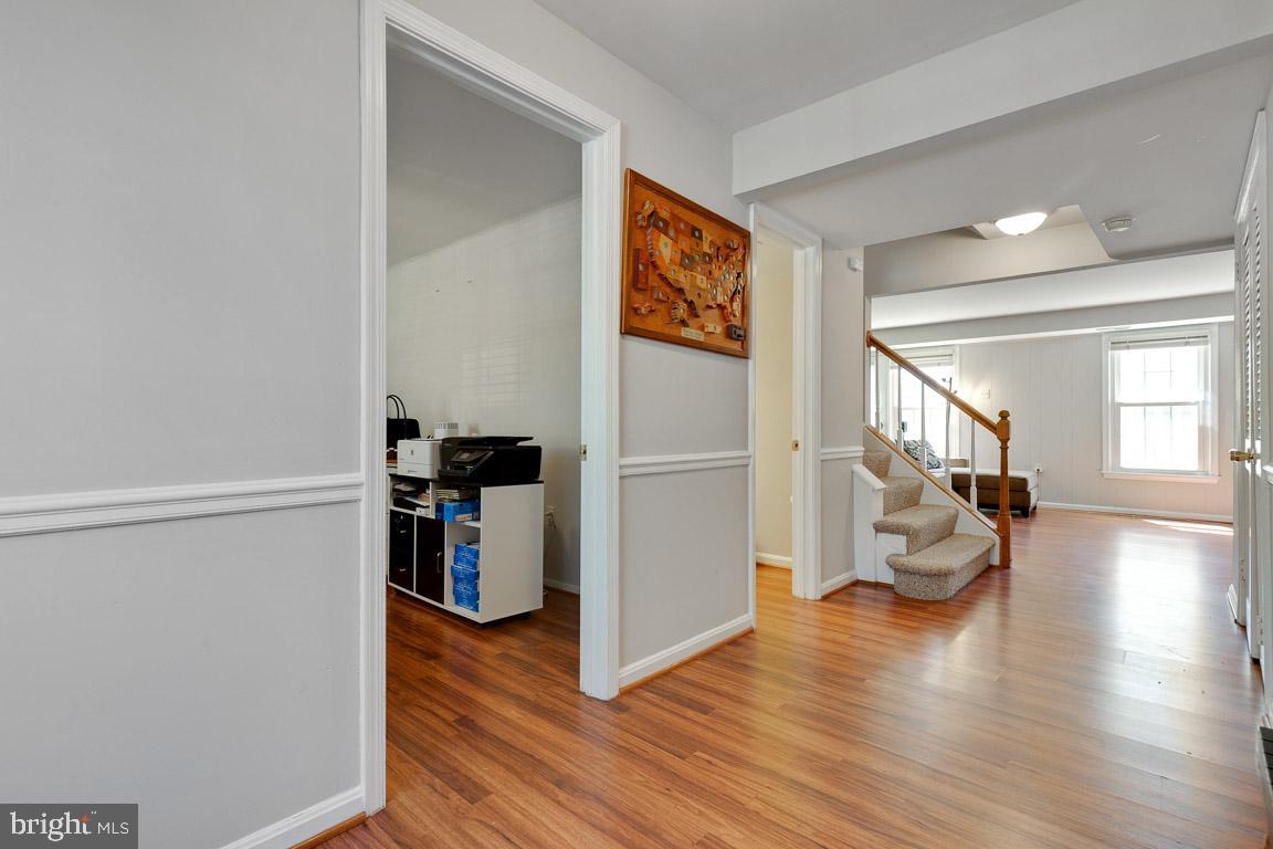 4429 Scarborough SQUARE