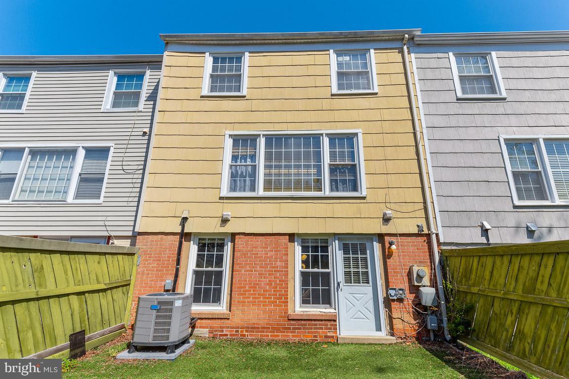 4429 Scarborough SQUARE