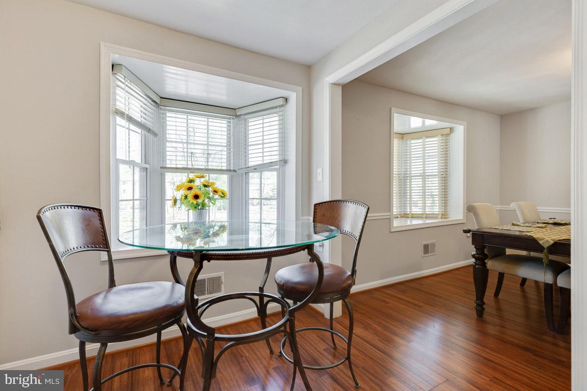 4429 Scarborough SQUARE