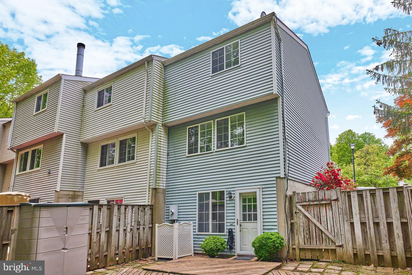 8046 Grandview COURT