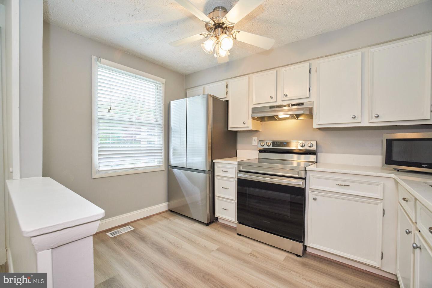 8046 Grandview COURT