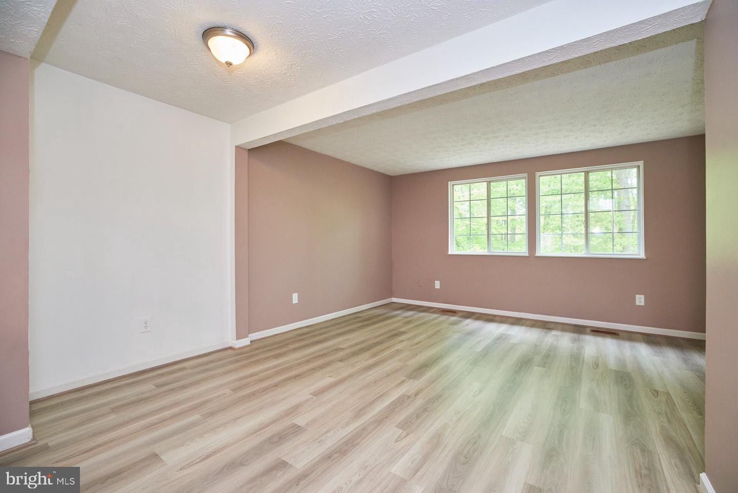 8046 Grandview COURT