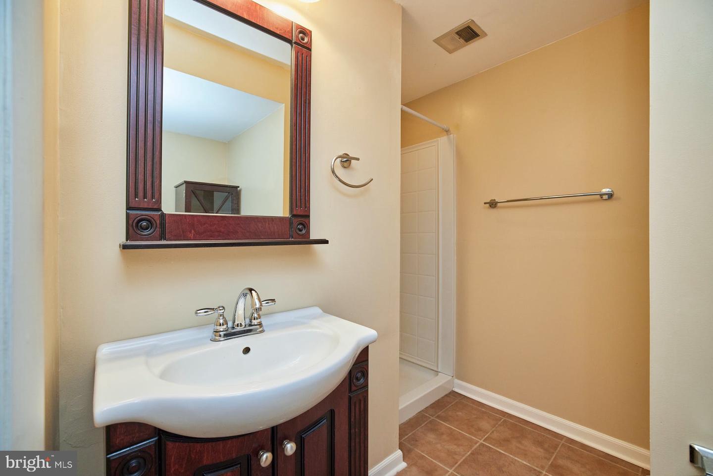 8046 Grandview COURT