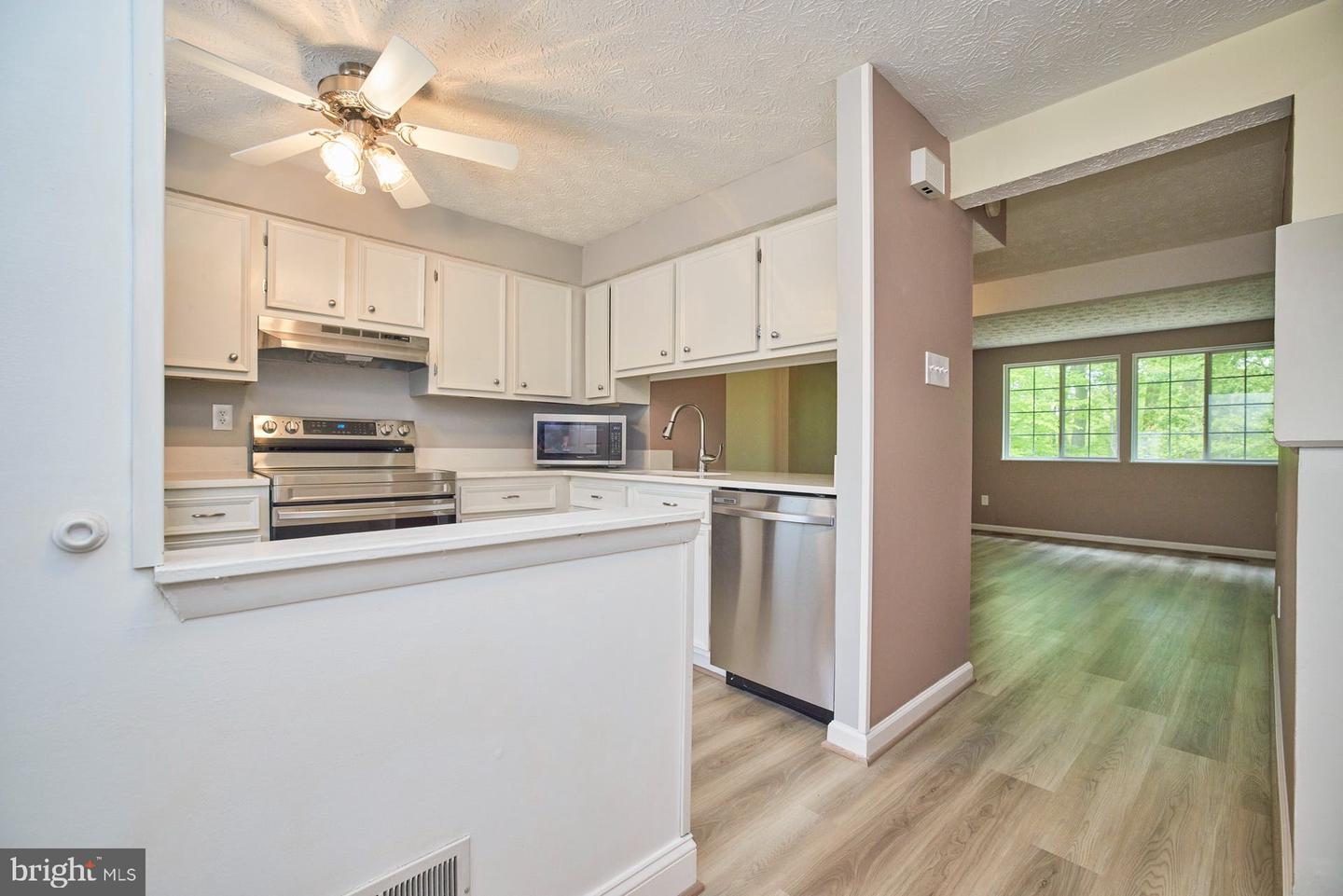 8046 Grandview COURT