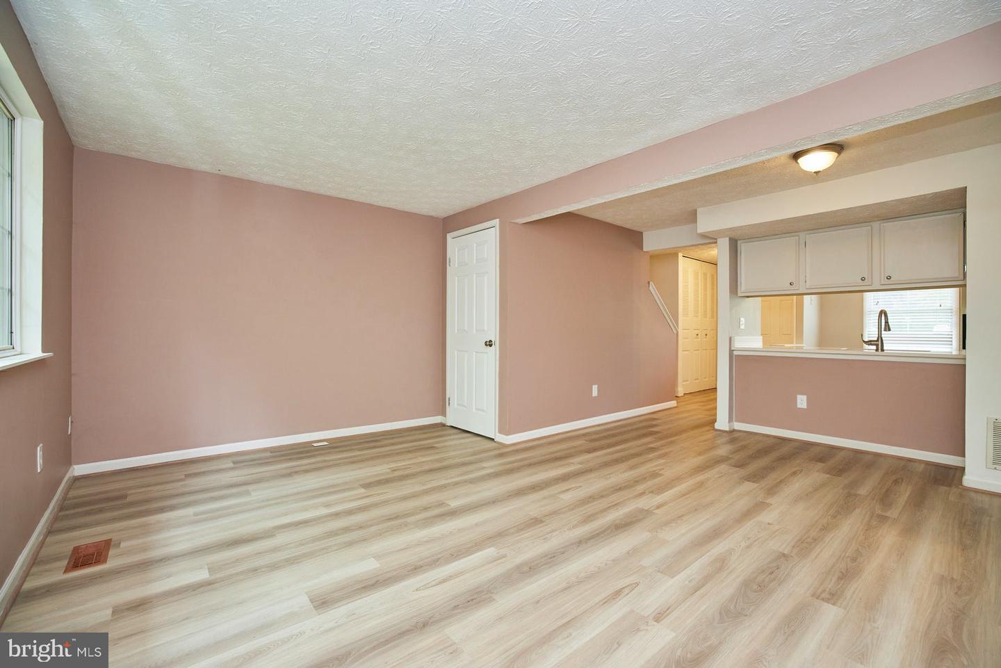 8046 Grandview COURT