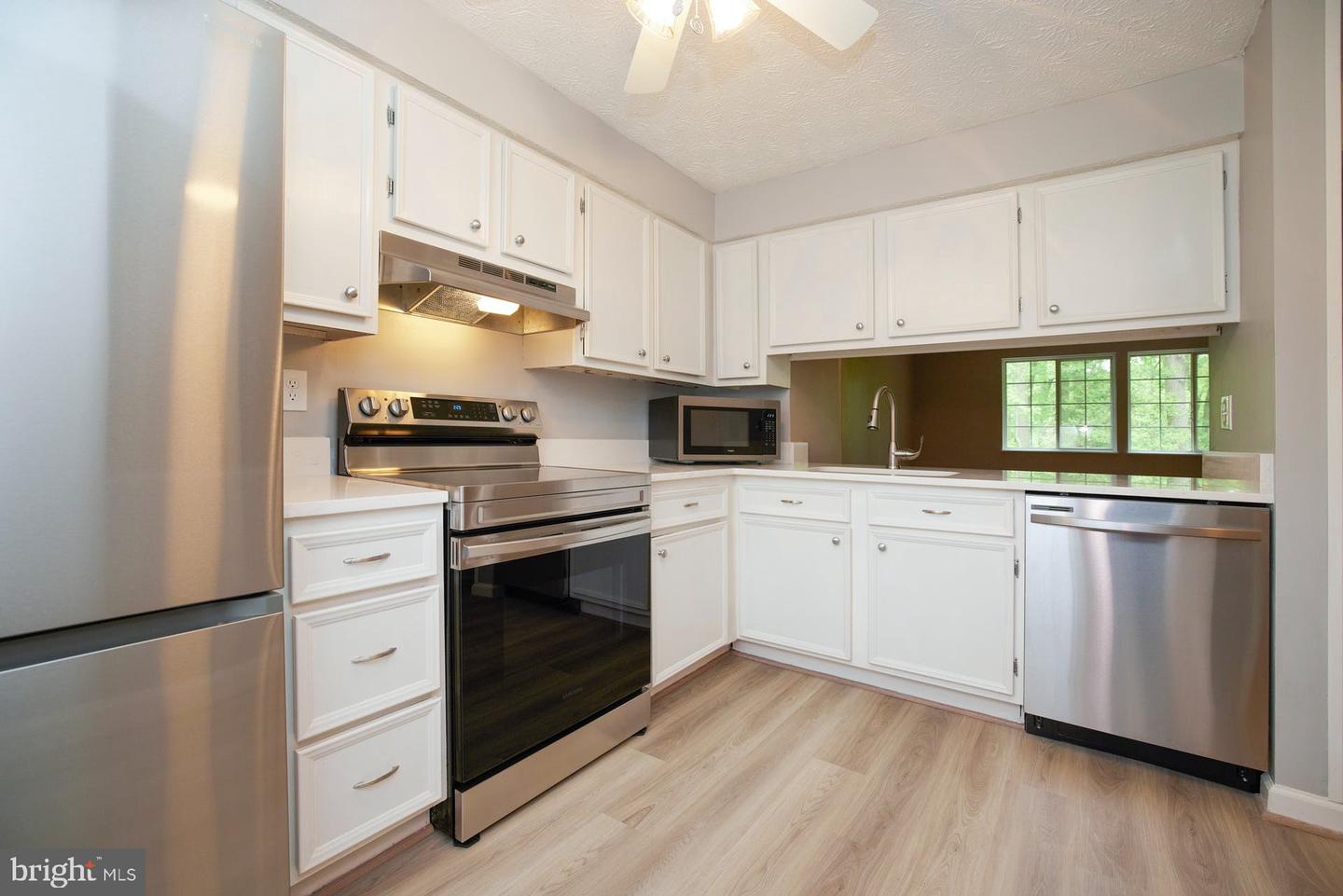 8046 Grandview COURT