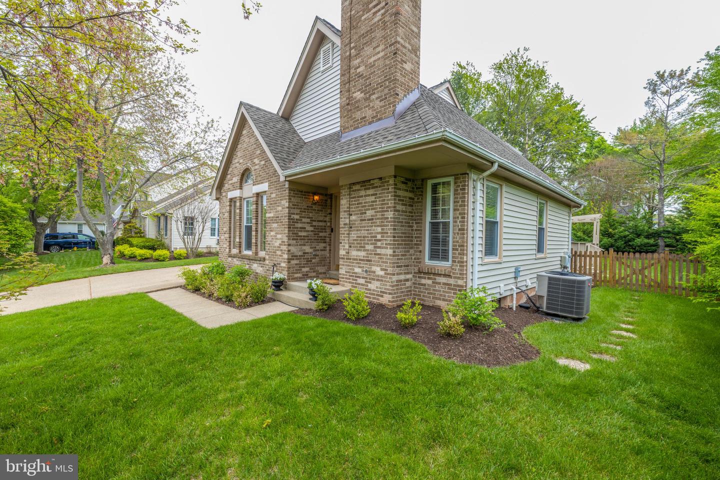 3208 Kinross CIRCLE