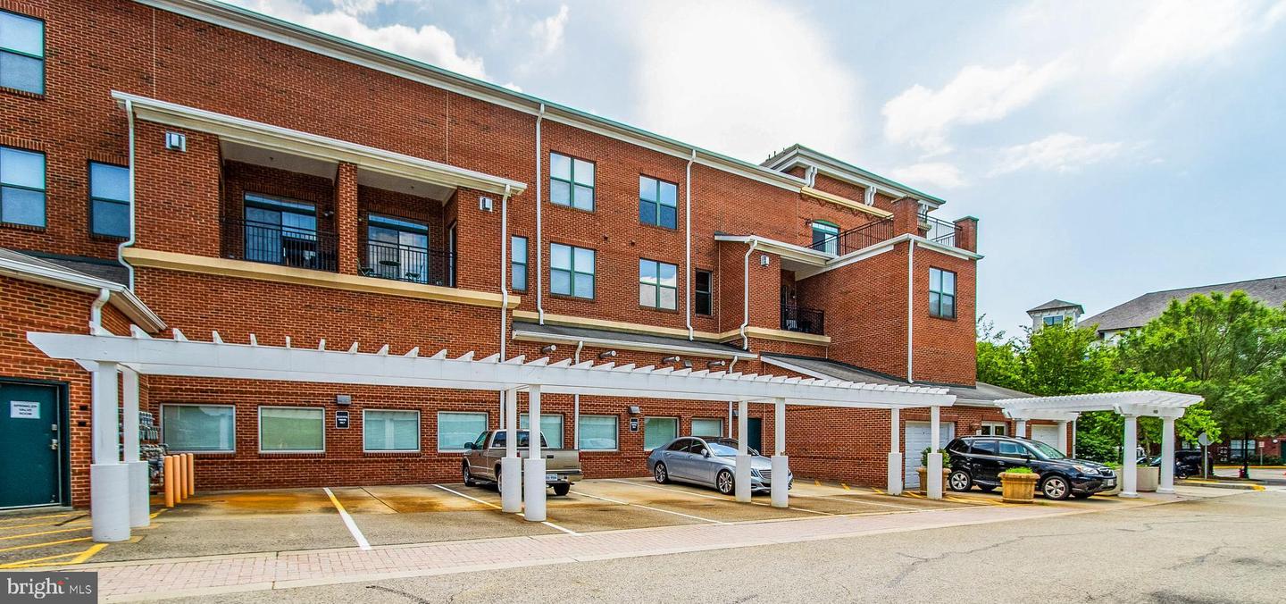 9020 Lorton Station BOULEVARD Unit: 206
