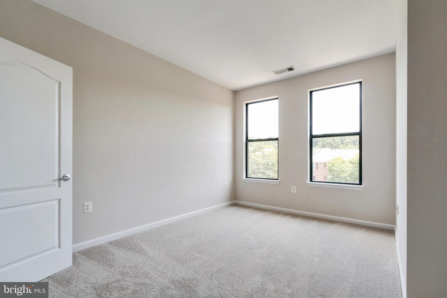 9020 Lorton Station BOULEVARD Unit: 206