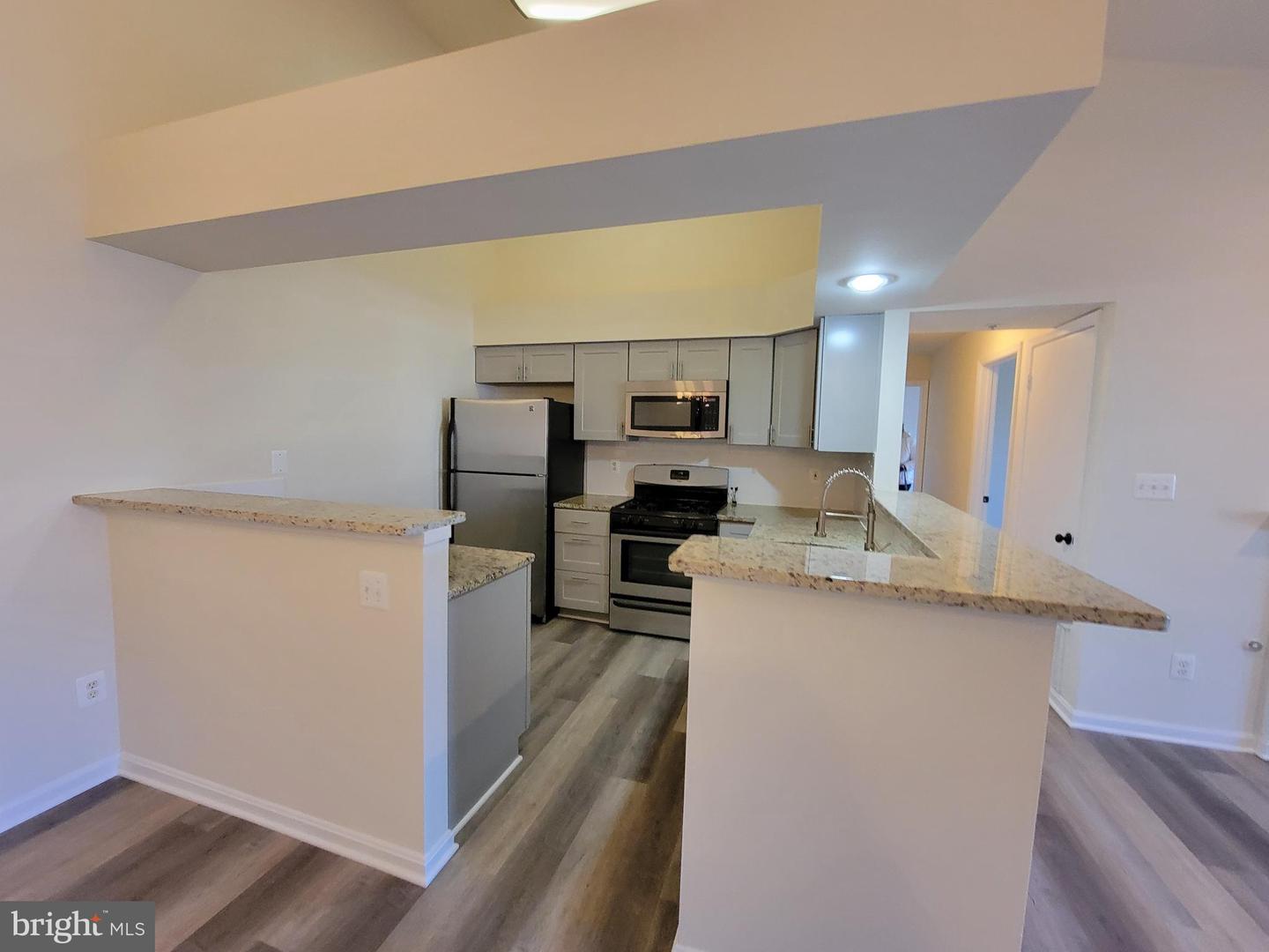 6601 Thackwell WAY Unit: L