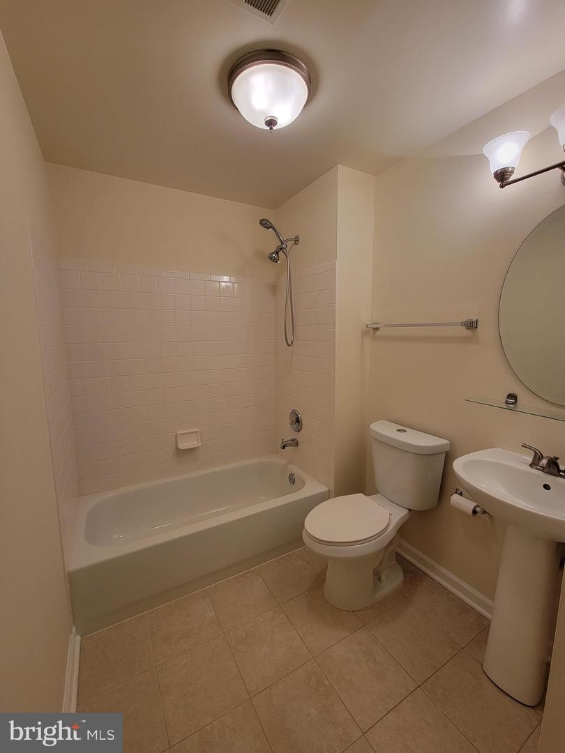 6601 Thackwell WAY Unit: L