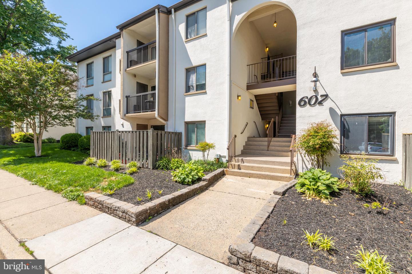 607 Center STREET Unit: T3