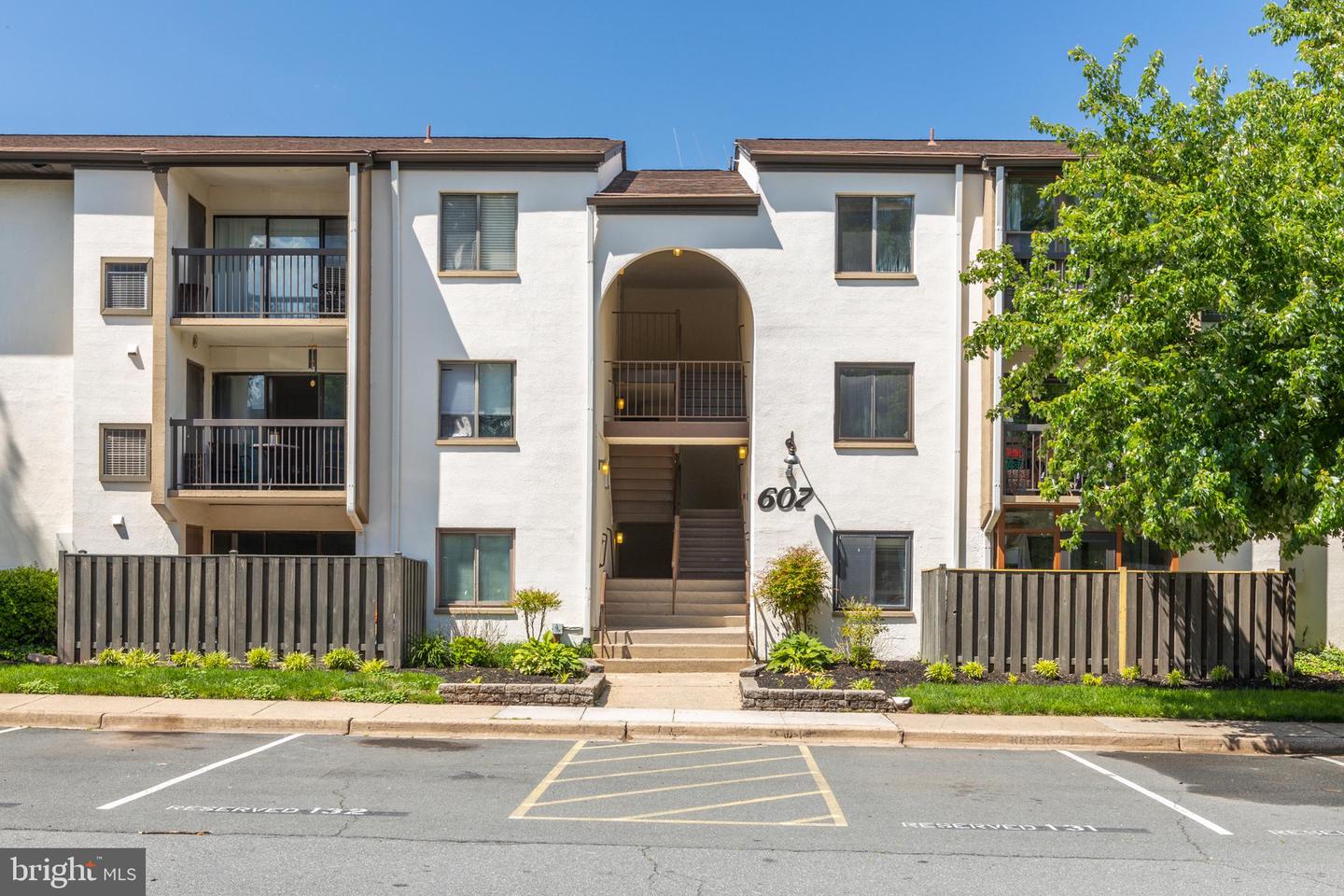 607 Center STREET Unit: T3