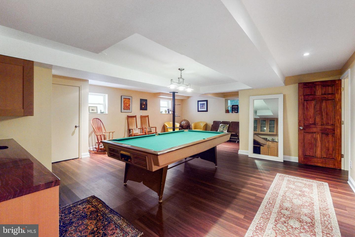 7905 Bolling DRIVE