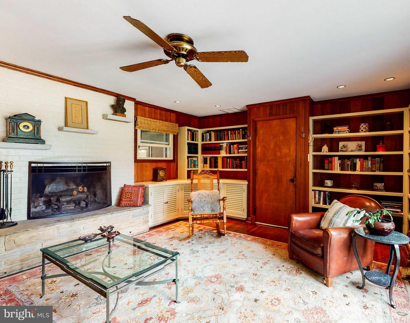 7905 Bolling DRIVE