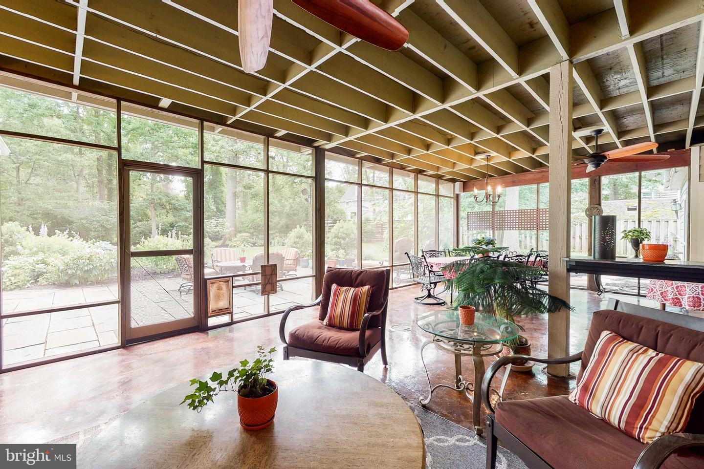 7905 Bolling DRIVE