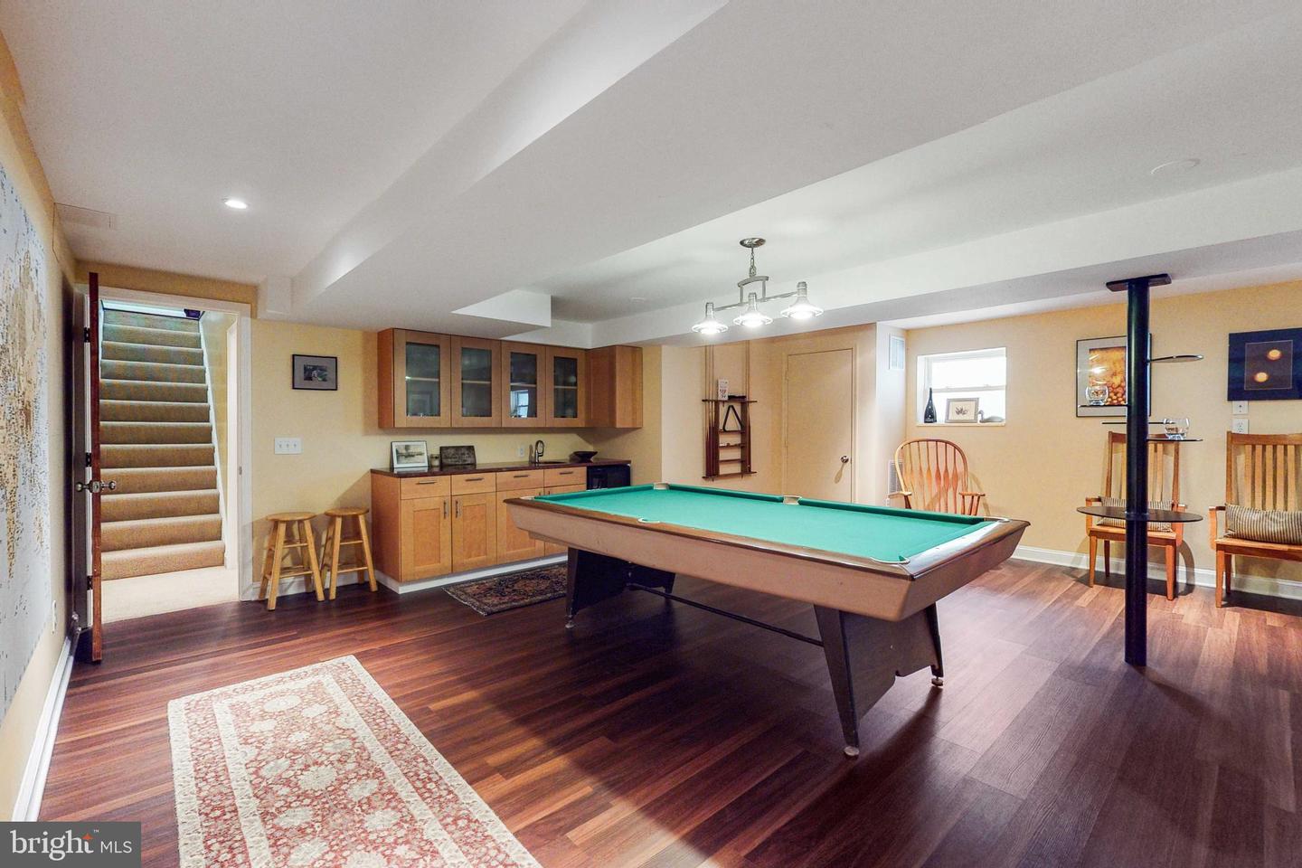 7905 Bolling DRIVE