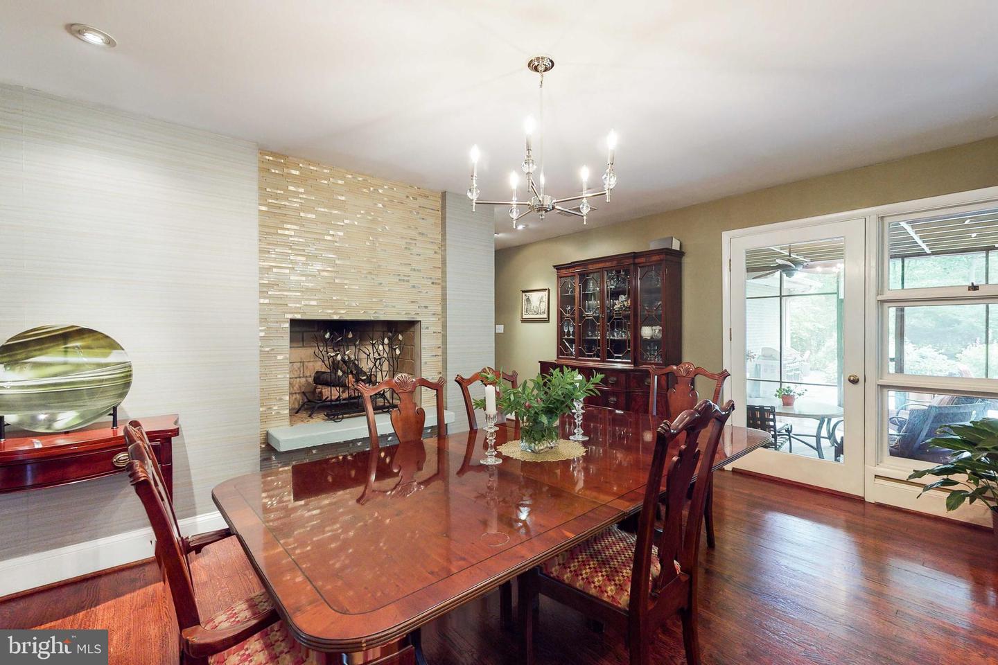7905 Bolling DRIVE