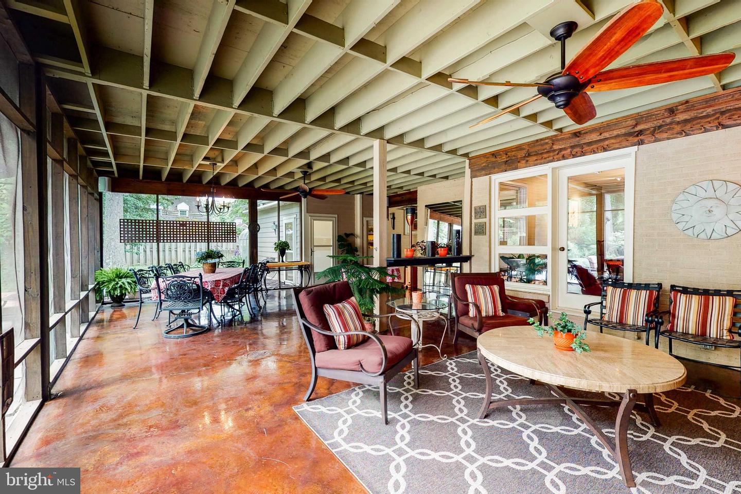 7905 Bolling DRIVE