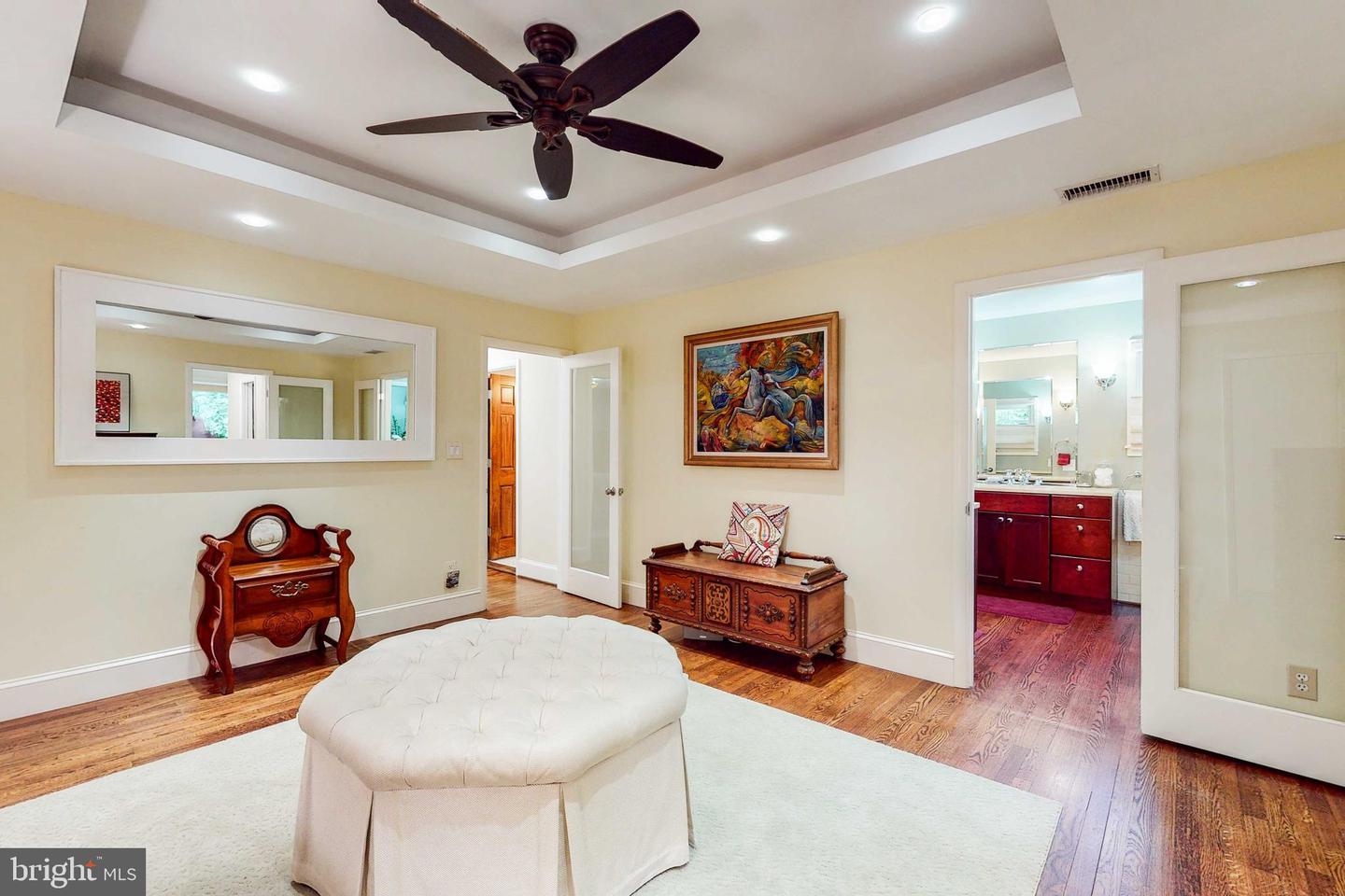 7905 Bolling DRIVE