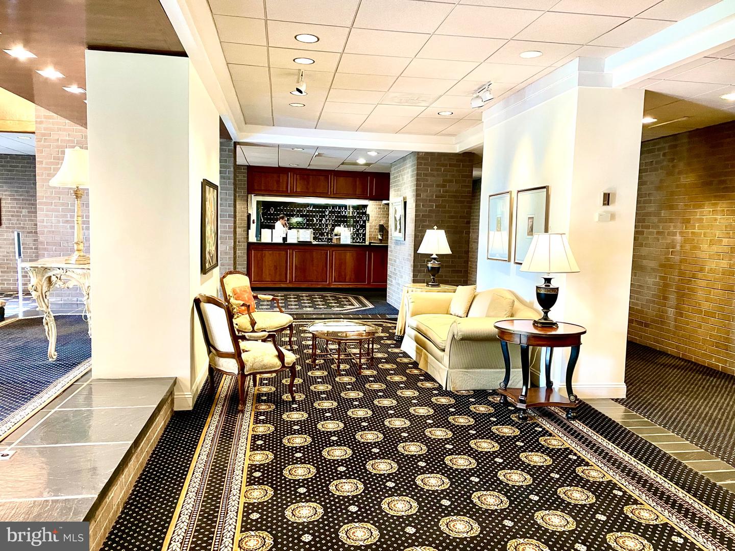 1800 Old Meadow ROAD Unit: 315