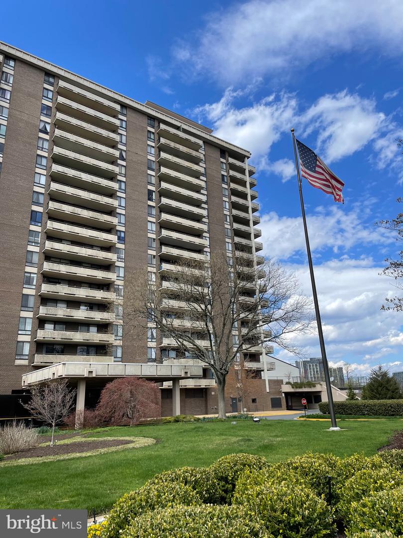 1800 Old Meadow ROAD Unit: 315
