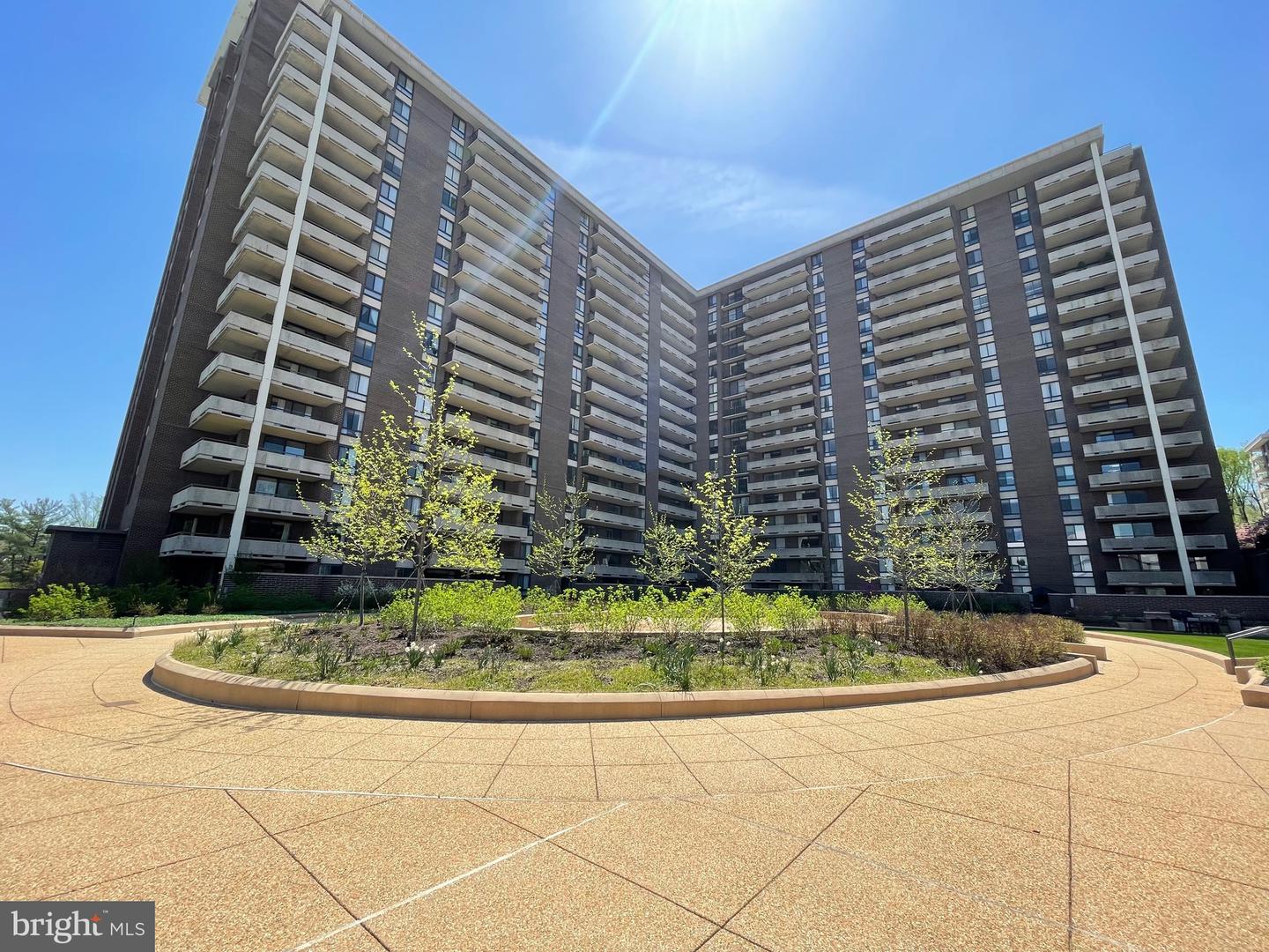 1800 Old Meadow ROAD Unit: 315