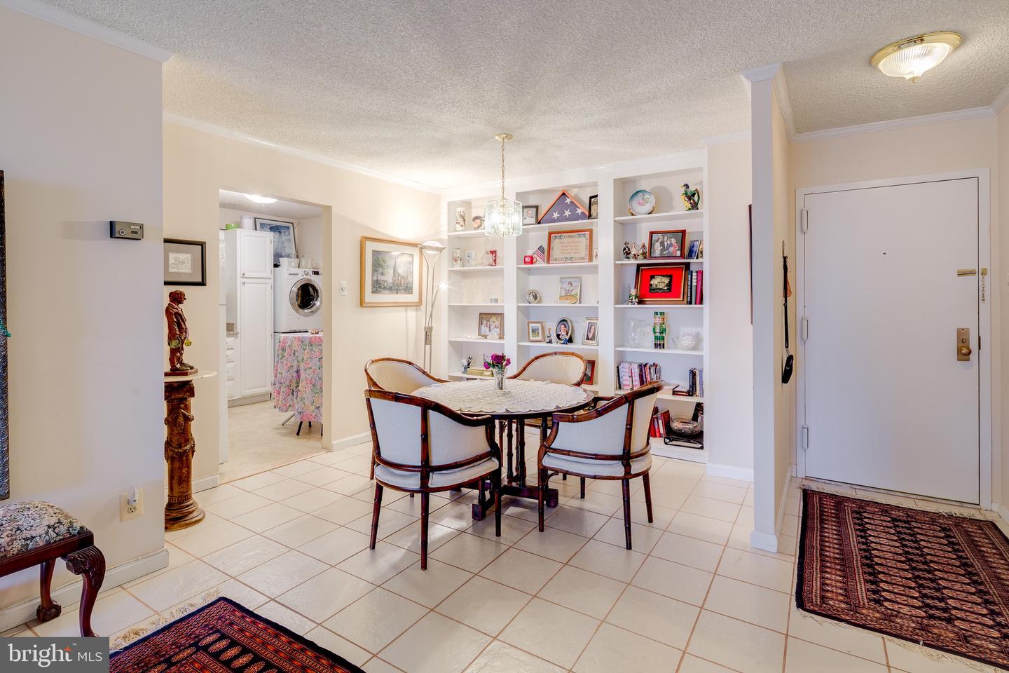 1800 Old Meadow ROAD Unit: 315