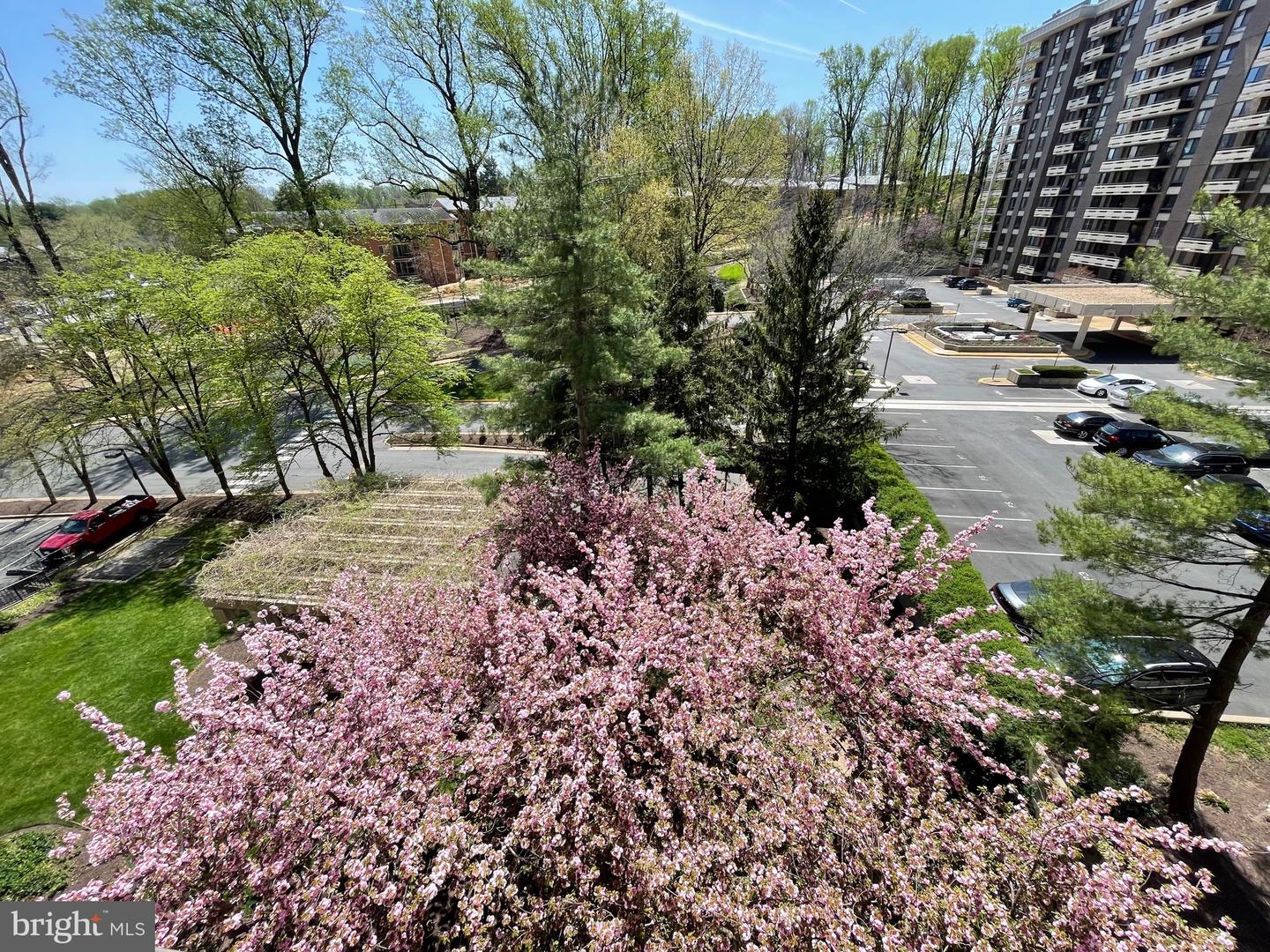 1800 Old Meadow ROAD Unit: 315