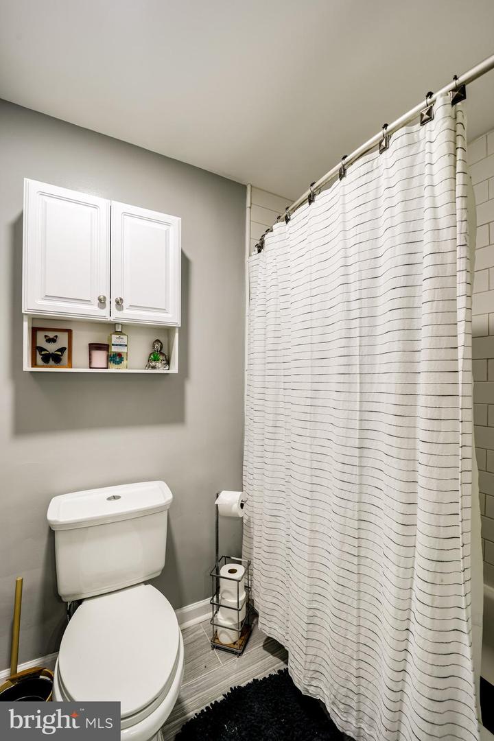 4555 Interlachen COURT Unit: I