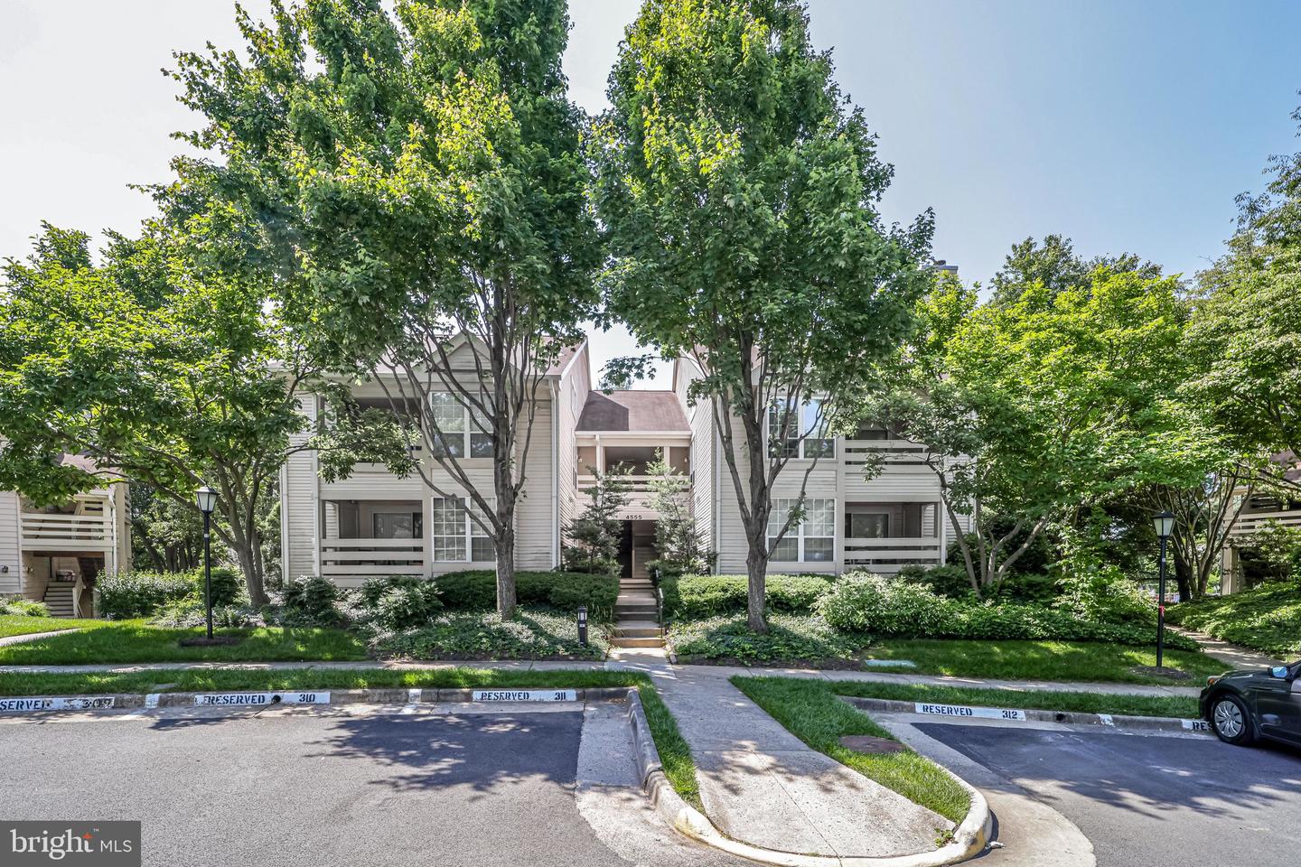 4555 Interlachen COURT Unit: I