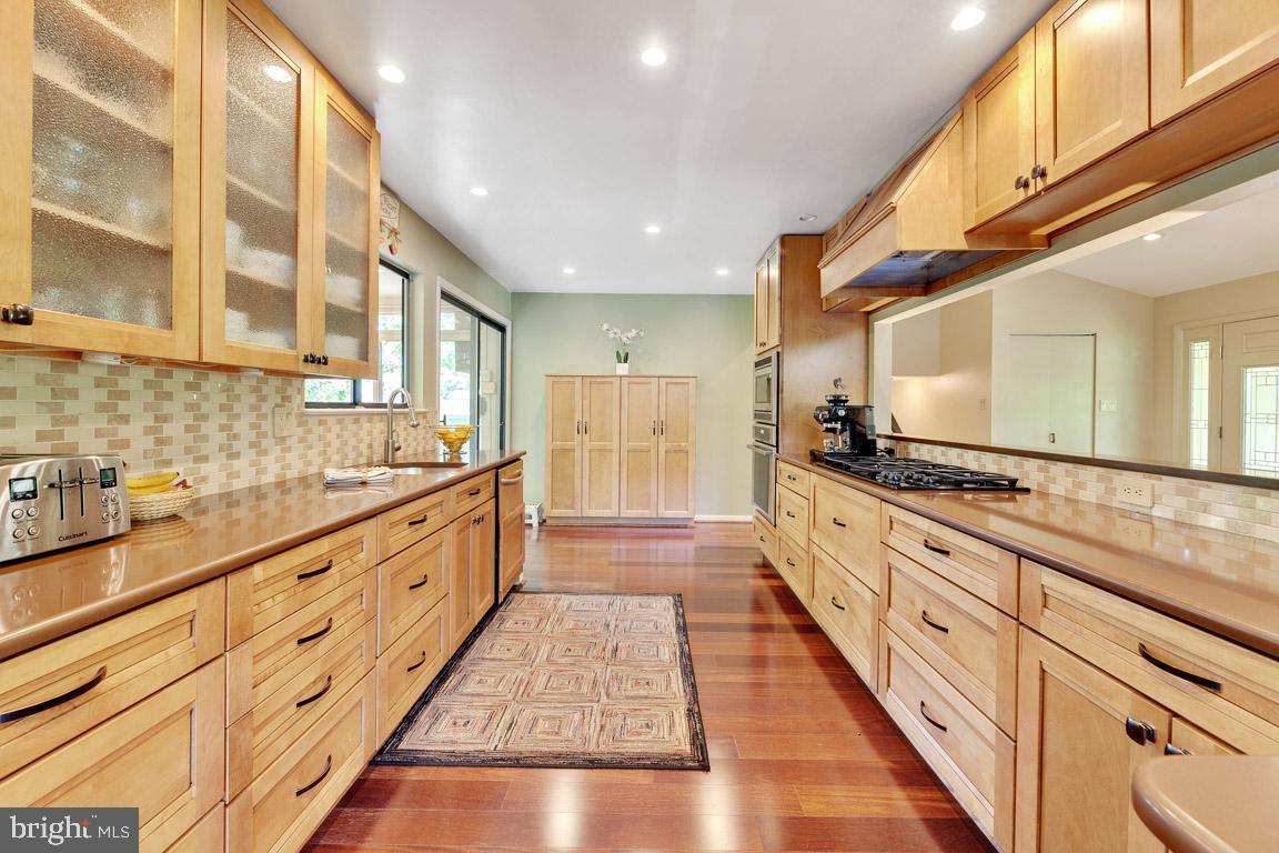 5403 Sideburn ROAD
