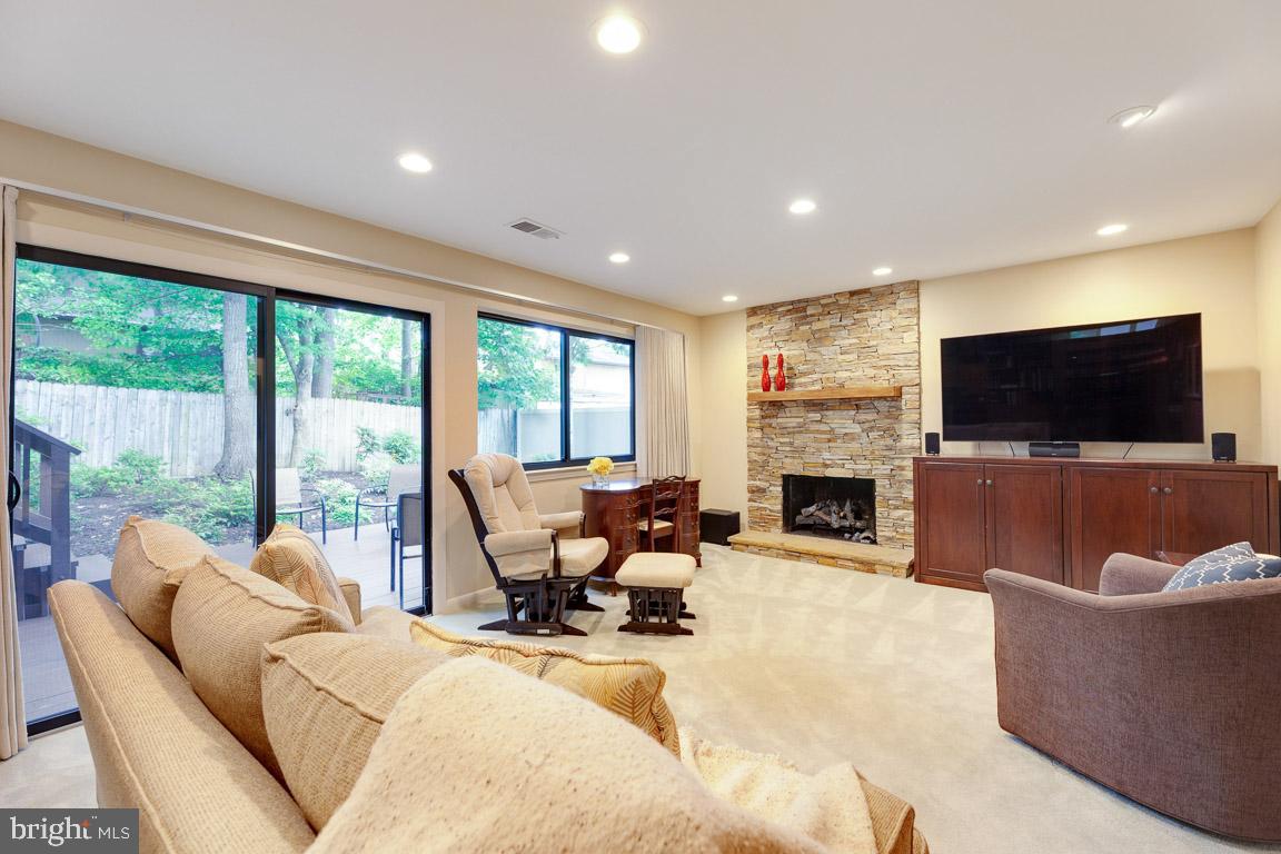 5403 Sideburn ROAD