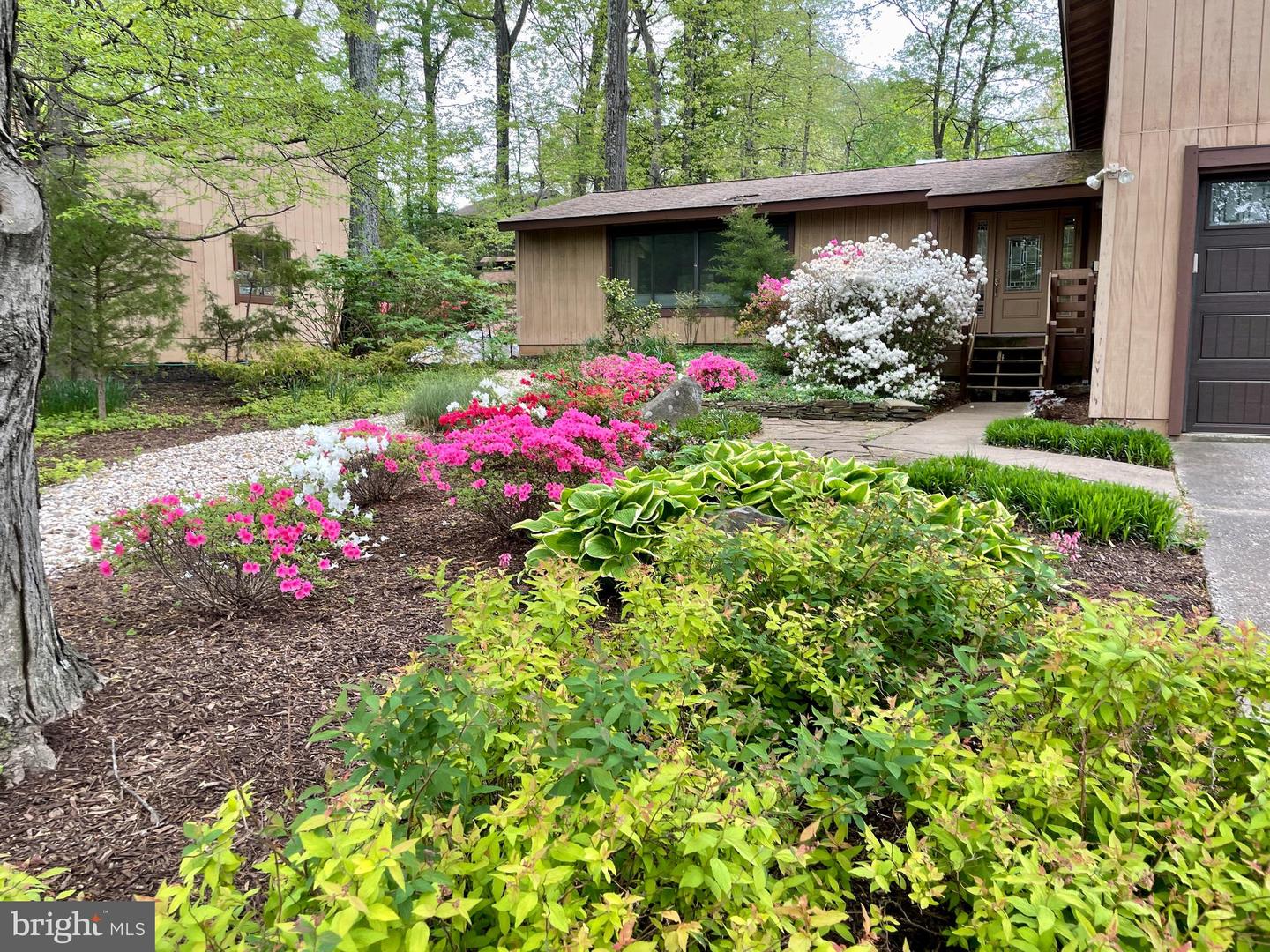 5403 Sideburn ROAD