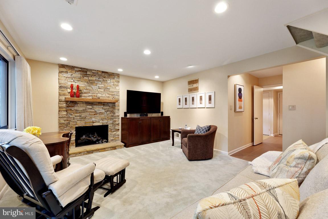 5403 Sideburn ROAD