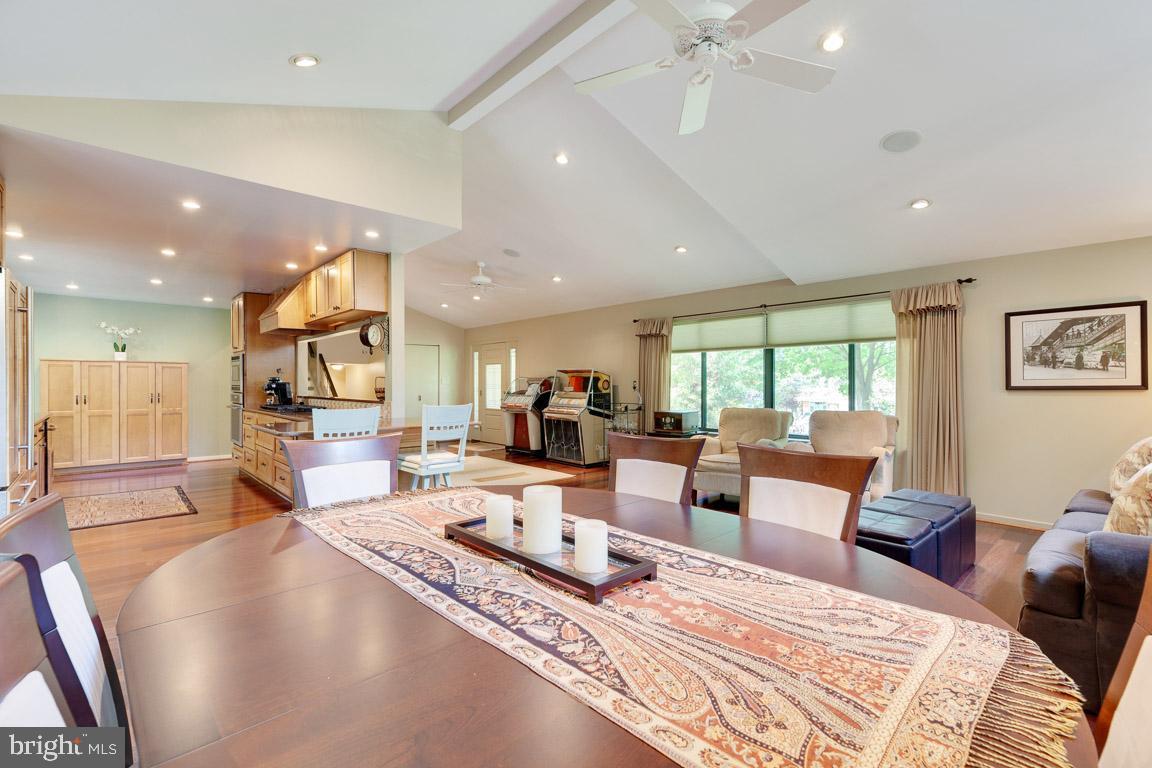 5403 Sideburn ROAD