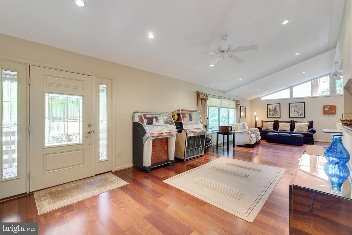 5403 Sideburn ROAD