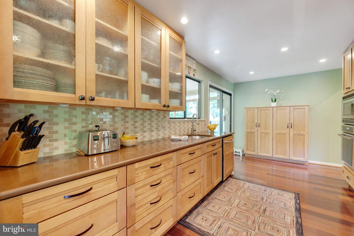 5403 Sideburn ROAD