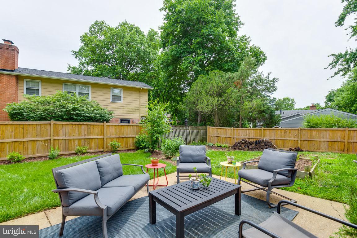 1731 Tamerisk COURT